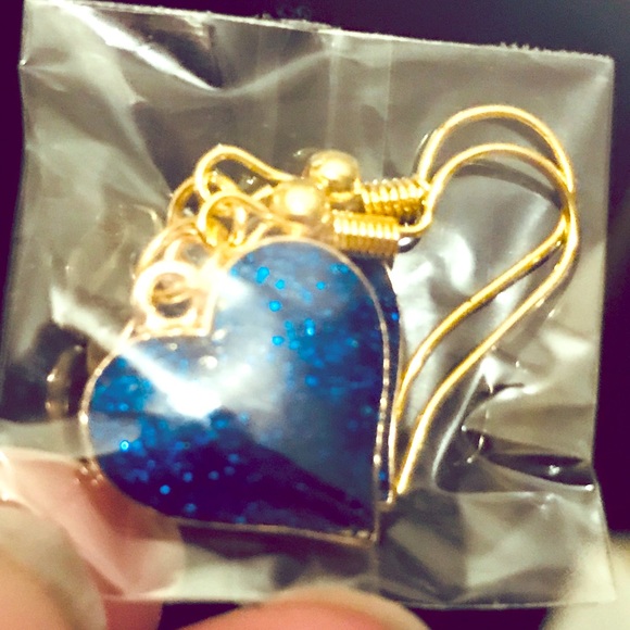 Pretty, Dainty, Sparkly Blue Hearts Earrings - Picture 2 of 3
